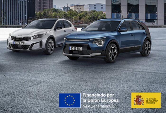 Adquirir un vehículo es una decisión significativa que implica considerar diversos factores: precio, calidad, garantía y servicio postventa, entre otros. En este contexto, optar por comprar directamente en un concesionario oficial de KIA se presenta como una elección acertada. ¿Por qué? A continuación, desgloso las razones que respaldan esta afirmación. - Ventajas de comprar vehículos directamente en concesionario de KIA Ventajas de comprar vehículos directamente en concesionario de KIA - 002336